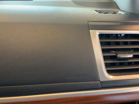 Used 2019 Toyota Highlander Limited Platinum FWD image 41