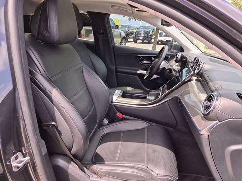 Used 2024 Mercedes-Benz GLC 300 4MATIC image 37
