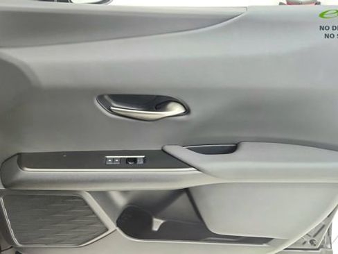 Used 2025 Lexus UX 300h FWD image 23