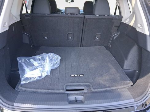 Used 2026 Nissan Rogue S FWD image 25