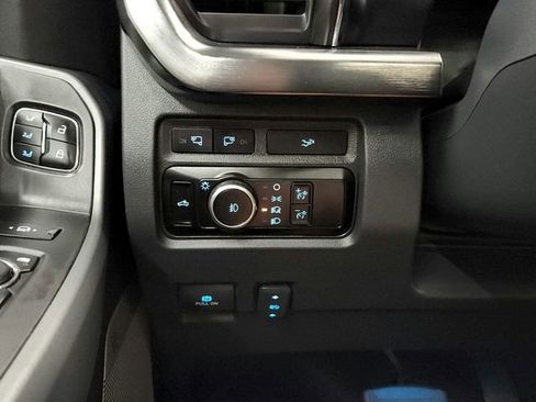 Used 2024 Ford F250 Lariat w/ Lariat Ultimate Package AWD/4WD image 42