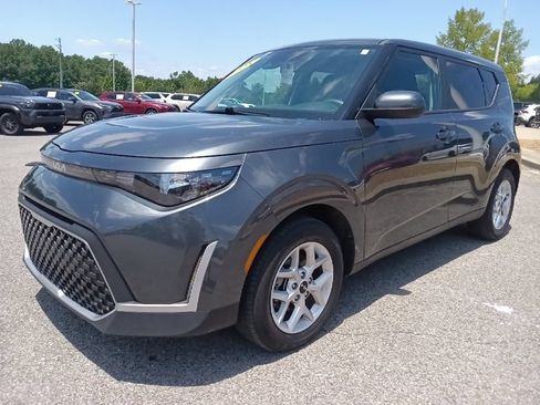 Used 2025 Kia Soul LX w/ LX Technology Package FWD image 7