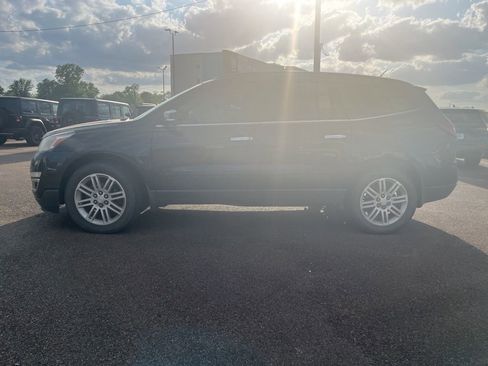 Used 2015 Chevrolet Traverse LT w/ Style and Technology Package image 4