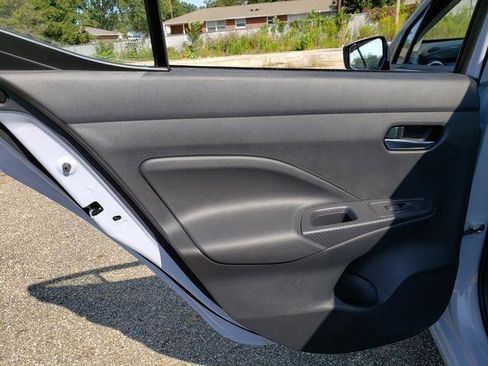 New 2025 Nissan Versa SV w/ Trunk Package FWD image 17