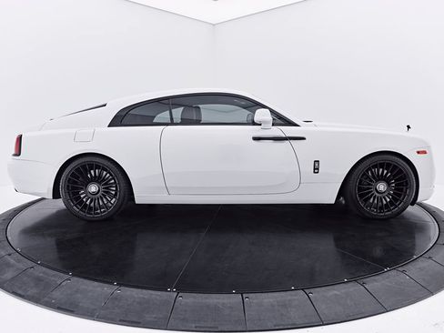 Used 2018 Rolls-Royce Wraith RWD image 18