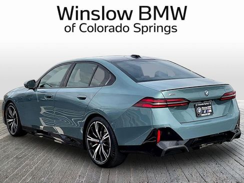 Used 2025 BMW 550e xDrive w/ Premium Package AWD/4WD image 4