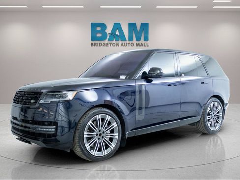 Used 2023 Land Rover Range Rover SE AWD/4WD image 3