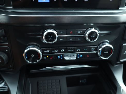 New 2026 Ford F250 Lariat w/ Lariat Premium Package image 8