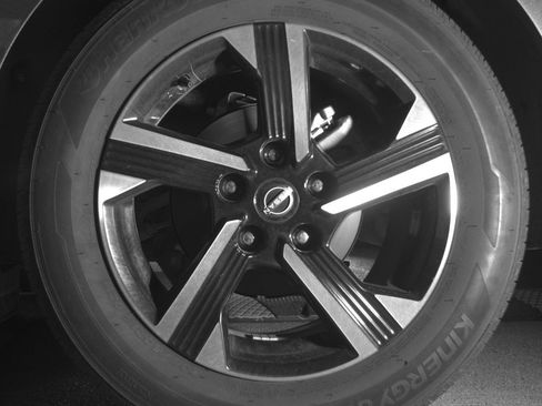 Used 2025 Nissan Sentra SV FWD image 14