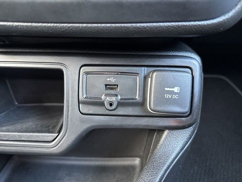 Used 2021 Jeep Renegade Latitude image 25