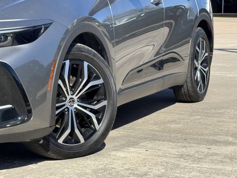 Used 2025 Toyota Crown image 12