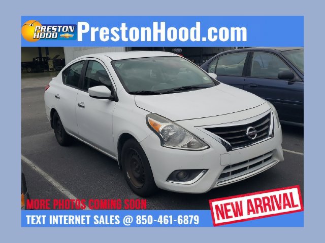 Used 2015 Nissan Versa SV FWD image 1