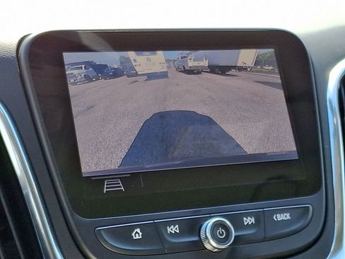 Used 2021 Chevrolet Equinox LT FWD image 19