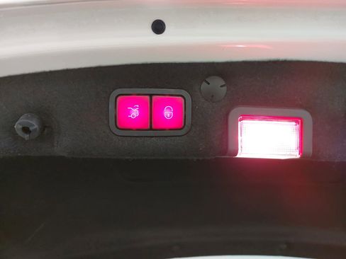 Used 2019 Mercedes-Benz C 300 Sedan image 14