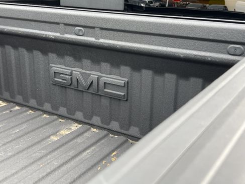 Used 2024 GMC Sierra 1500 SLT w/ SLT Premium Plus Package AWD/4WD image 33