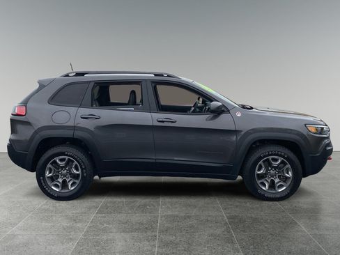Used 2019 Jeep Cherokee Trailhawk w/ Comfort/Convenience Group AWD/4WD image 6