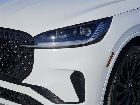 New 2026 Lincoln Aviator Reserve image 8