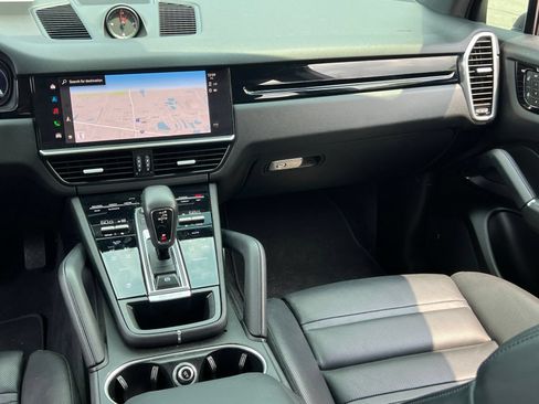 Certified 2023 Porsche Cayenne Platinum Edition AWD/4WD image 28