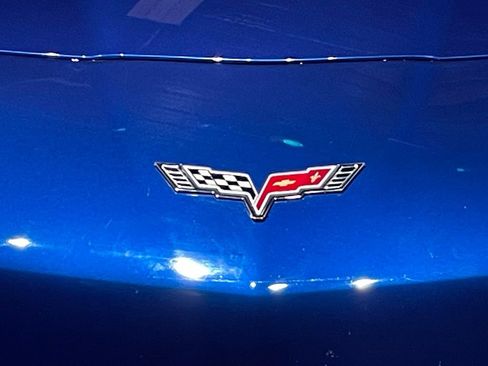 Used 2006 Chevrolet Corvette Coupe w/ Preferred Equipment Group RWD image 5