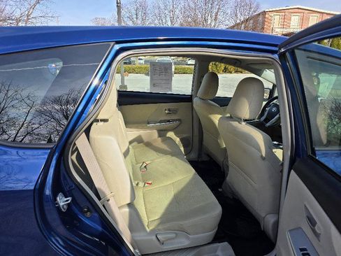 Used 2014 Toyota Prius V Three image 16