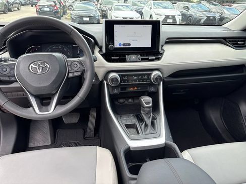 Used 2023 Toyota RAV4 XLE Premium FWD image 19