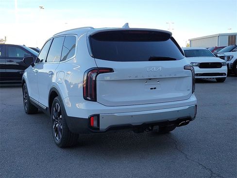 Used 2024 Kia Telluride SX Prestige w/ Towing Package image 8