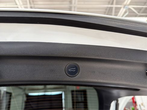 Used 2022 Tesla Model Y Long Range image 14