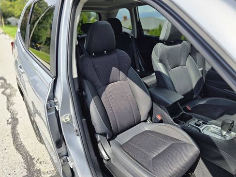 Used 2021 Subaru Forester Premium AWD/4WD image 17