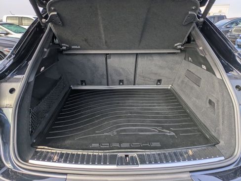 Used 2022 Porsche Cayenne S Platinum image 11