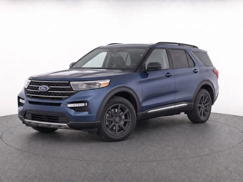 Used 2021 Ford Explorer XLT w/ Equipment Group 202A RWD image 1