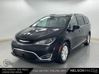 Used 2018 Chrysler Pacifica Touring-L w/ Advanced Safetytec Group