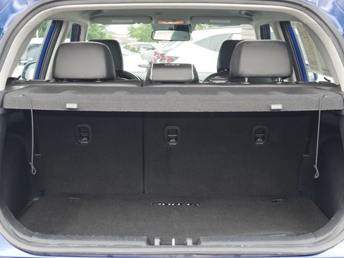 Used 2023 Hyundai Venue Limited FWD image 16
