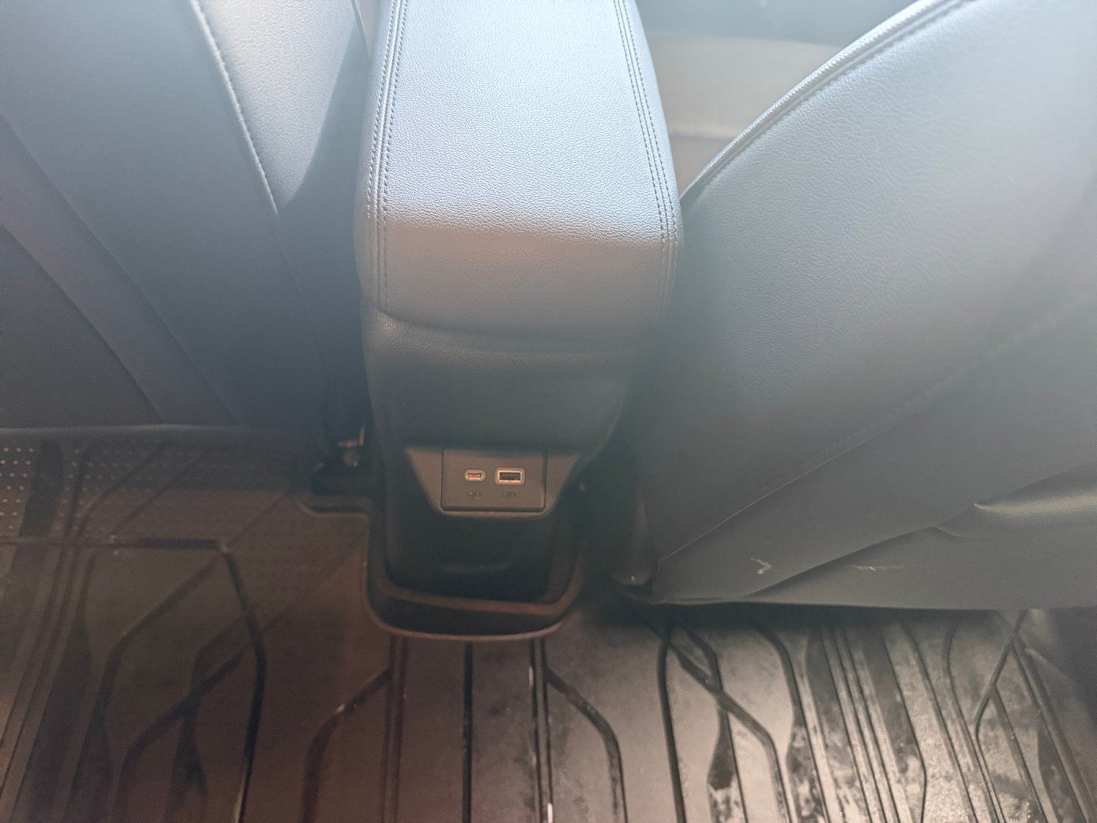 Used 2022 Chevrolet Bolt EUV LT w/ Convenience Package FWD image 32