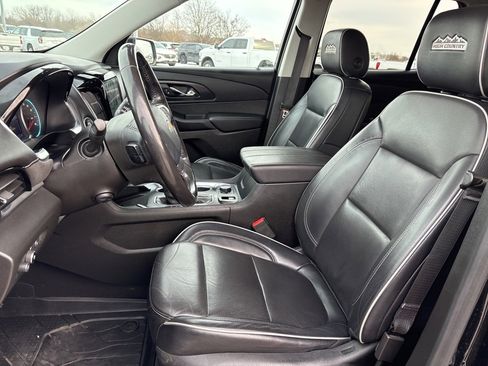 Used 2021 Chevrolet Traverse High Country image 13