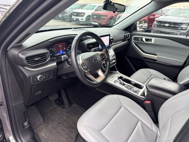 Used 2021 Ford Explorer XLT w/ Equipment Group 202A AWD/4WD image 10