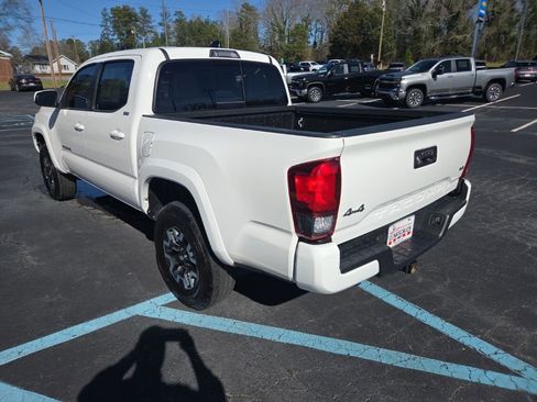 Used 2023 Toyota Tacoma SR5 w/ Technology Package AWD/4WD image 6