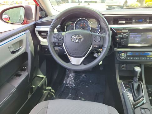 Used 2016 Toyota Corolla LE FWD image 11