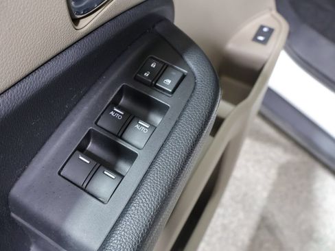 Used 2017 Honda Pilot Touring image 14