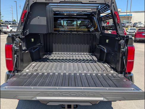 Used 2025 Toyota Tacoma TRD Pro AWD/4WD image 19