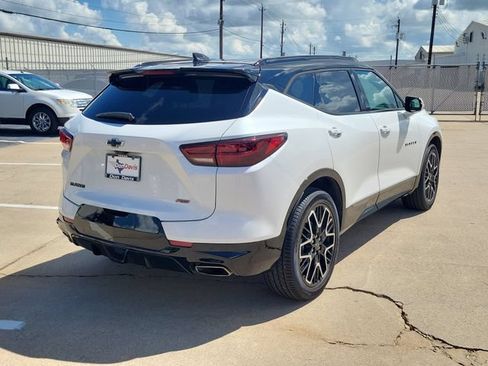 Used 2024 Chevrolet Blazer RS w/ Driver Confidence II Package FWD image 3