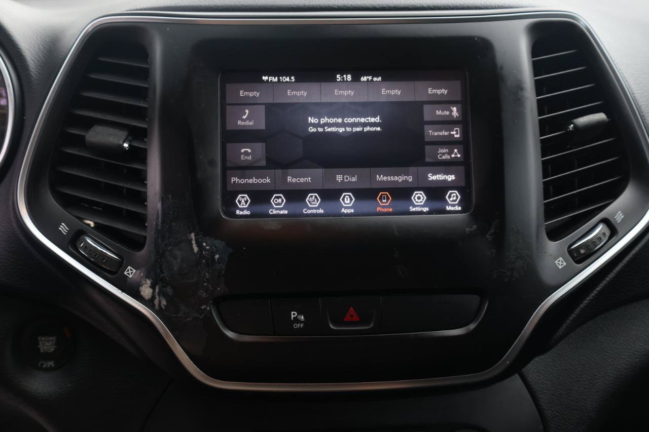 Used 2019 Jeep Cherokee Latitude Plus AWD/4WD image 30