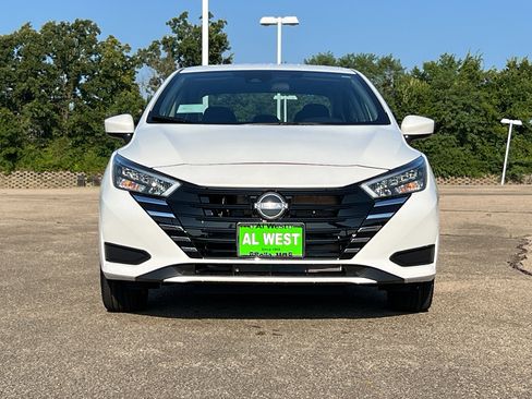 New 2025 Nissan Versa SV w/ Trunk Package image 2