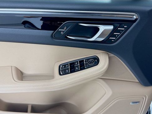 New 2026 Porsche Macan image 11
