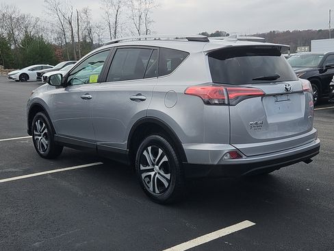Used 2017 Toyota RAV4 LE image 19