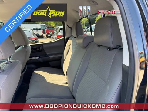 Used 2018 Toyota Tacoma SR5 AWD/4WD image 5