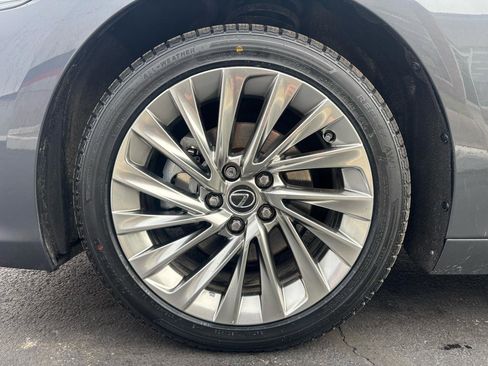 Used 2023 Lexus ES 350 w/ Accessory Package (Z1) image 35