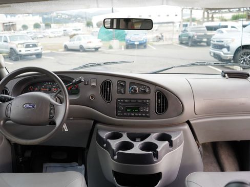 Used 2006 Ford E-350 and Econoline 350 XL image 18