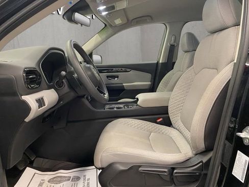 Used 2023 Honda Pilot LX image 13