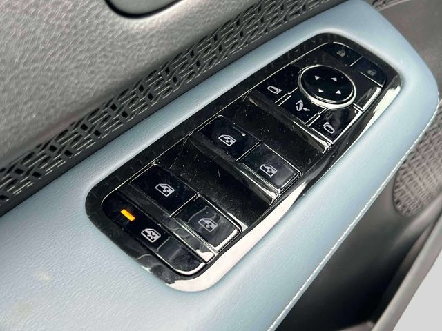 Used 2024 Nissan Ariya AWD image 19
