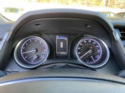 Used 2019 Toyota Camry SE image 24